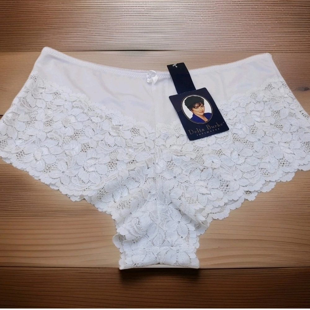 Vtg DELTA BURKE Lace Satin Polyester 7/Lrg Cheeky White Boy Short Panties